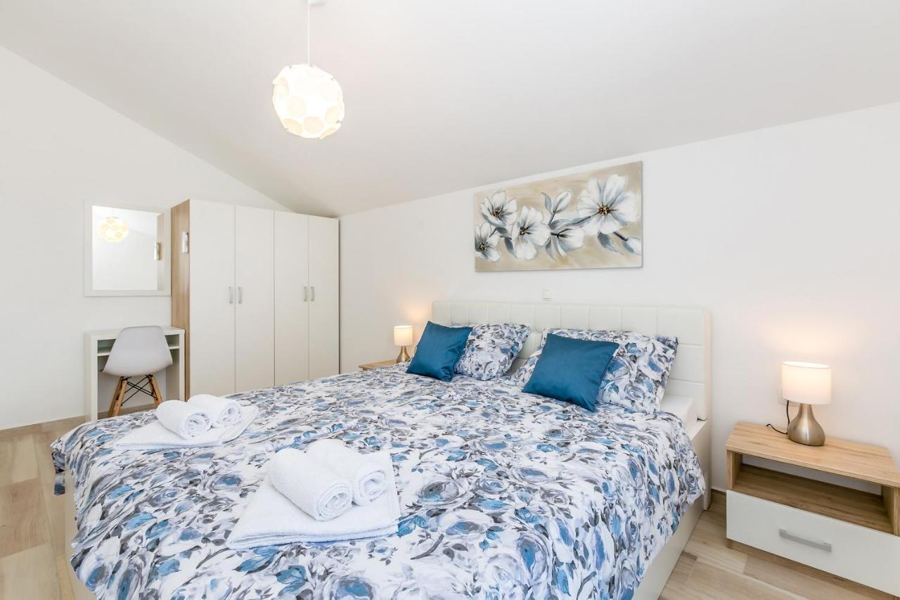 Holiday House San Michele Vrh  المظهر الخارجي الصورة